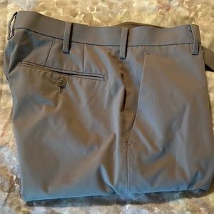 Uniqlo Mens slim 29 x 34 Khaki pants